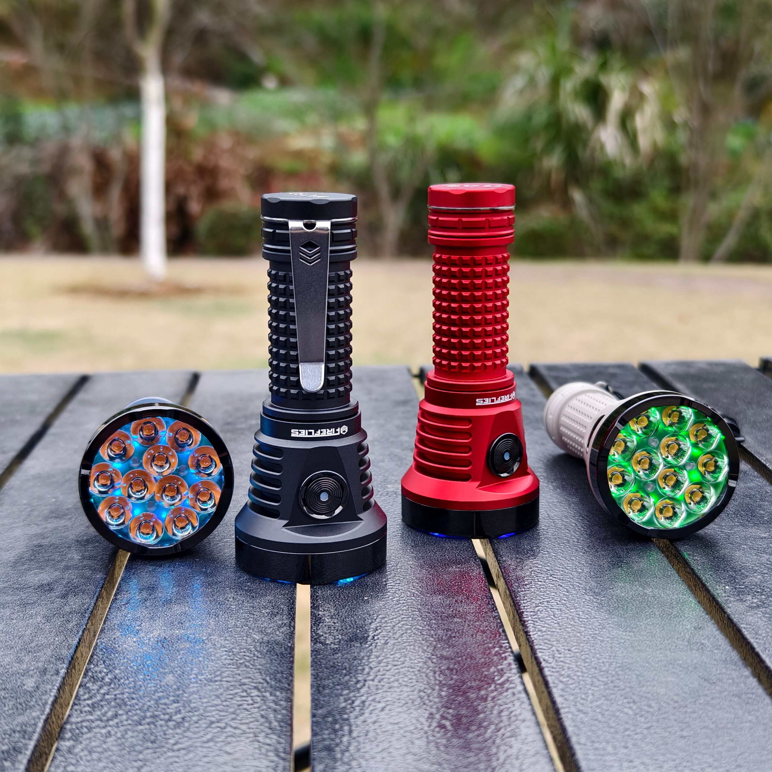 Đèn pin siêu sáng Fireflies E12 Eclipse - 12,000 lumen - chiếu xa 700 m - Ảnh 3